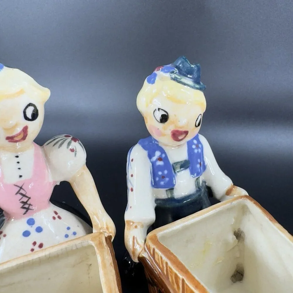 Vintage Pioneer MDSE Co Hand Painted Wheel Barrel Planter‎ Set 2 Man Woman Japan